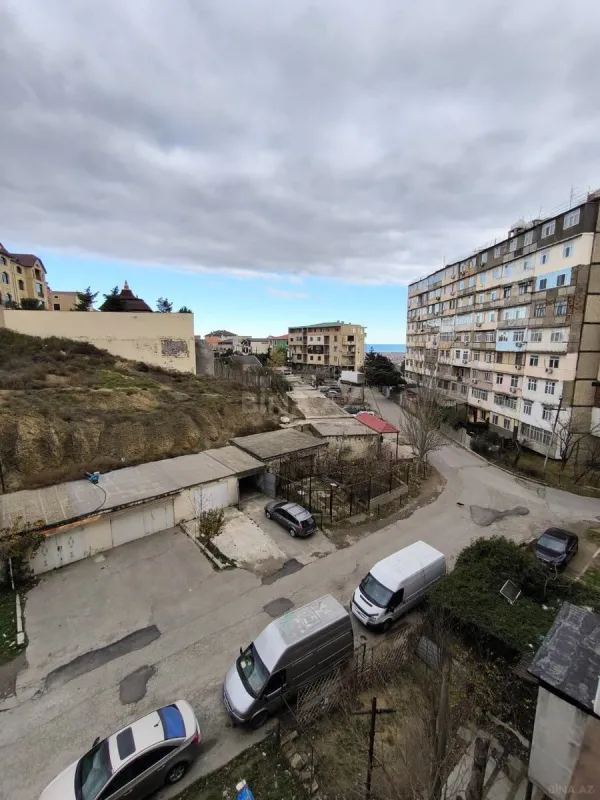 Satılır 2 otaqlı mənzil 60 m²