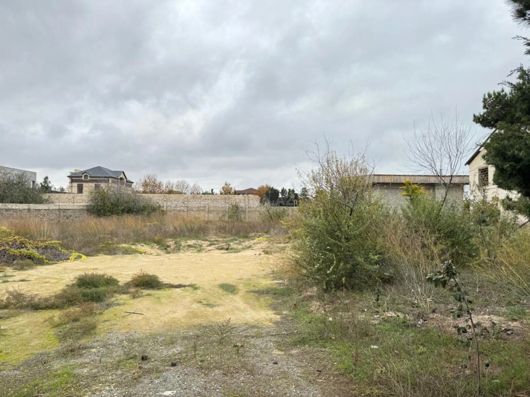 Satılır torpaq sahəsi 12 m²