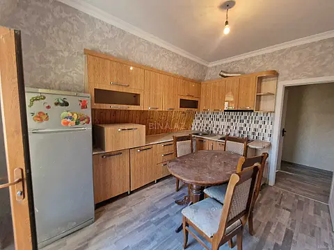 Satılır 2 otaqlı mənzil 73 m²