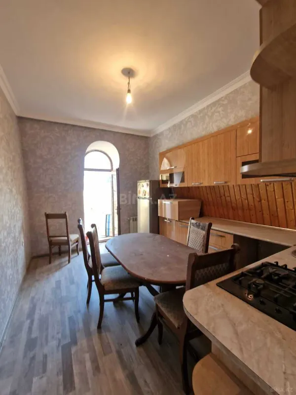 Satılır 2 otaqlı mənzil 73 m²