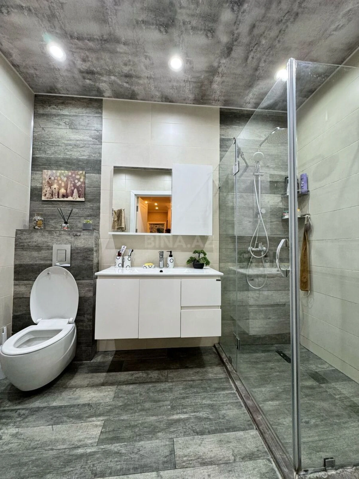 Satılır 3 otaqlı mənzil 105 m²