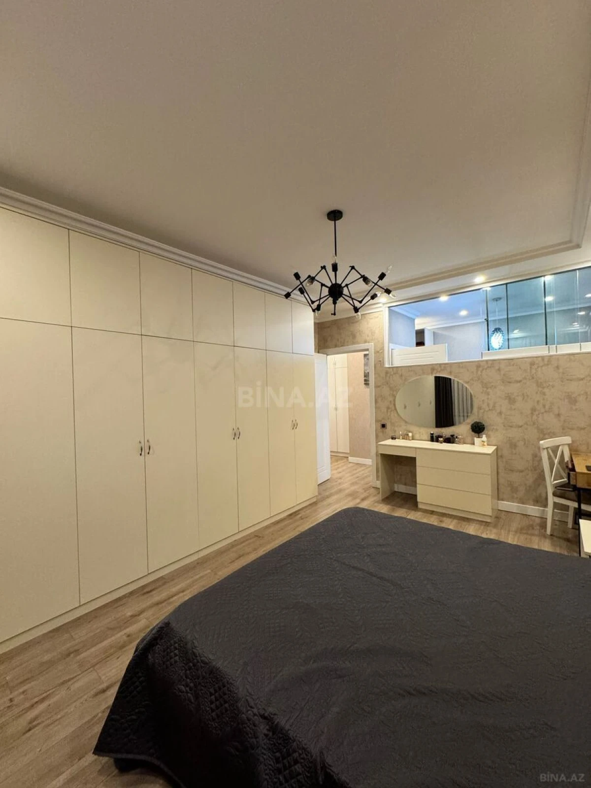 Satılır 3 otaqlı mənzil 105 m²