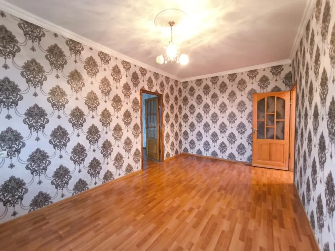 Satılır 4 otaqlı mənzil 100 m²