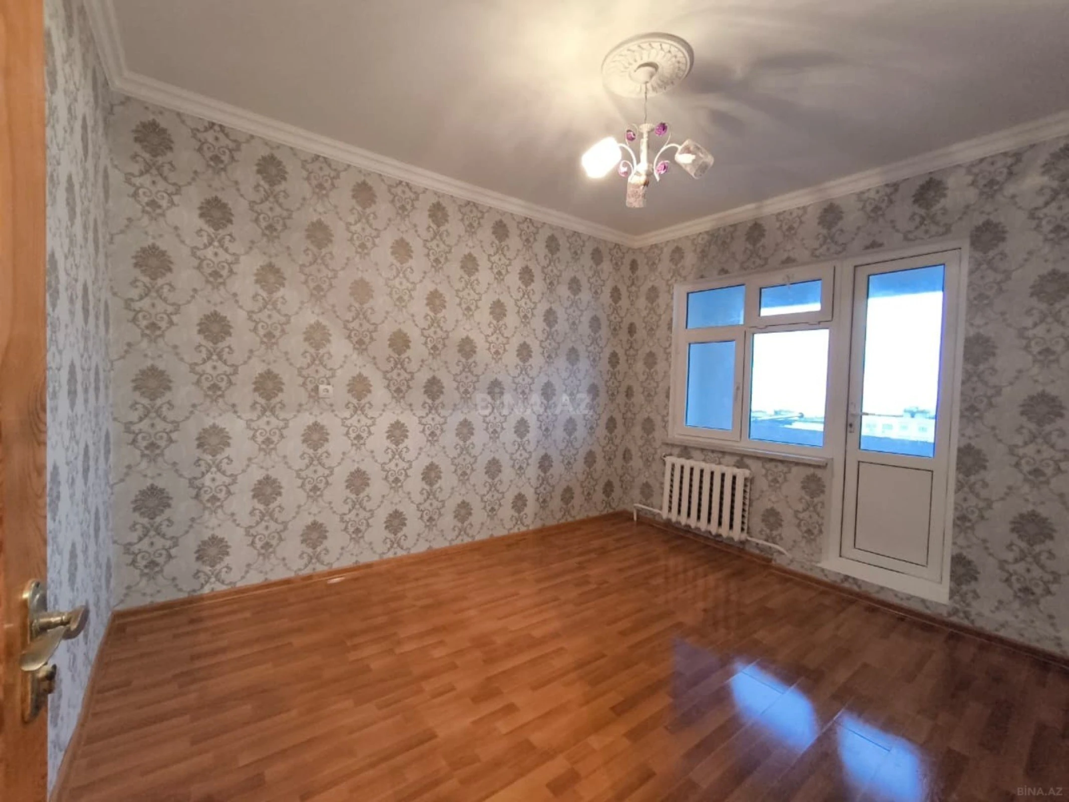 Satılır 4 otaqlı mənzil 100 m²