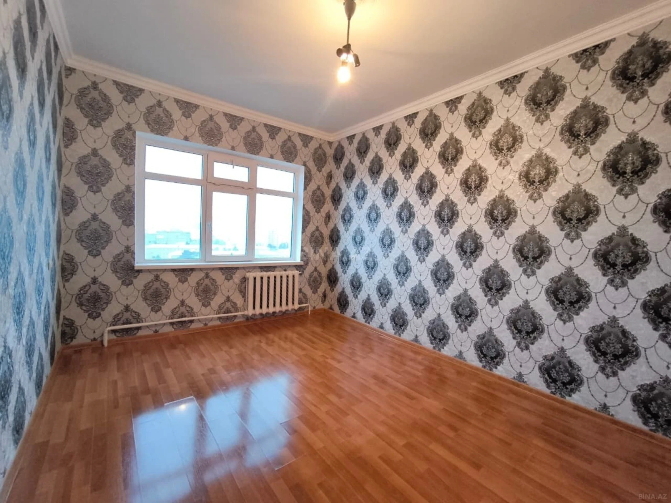 Satılır 4 otaqlı mənzil 100 m²