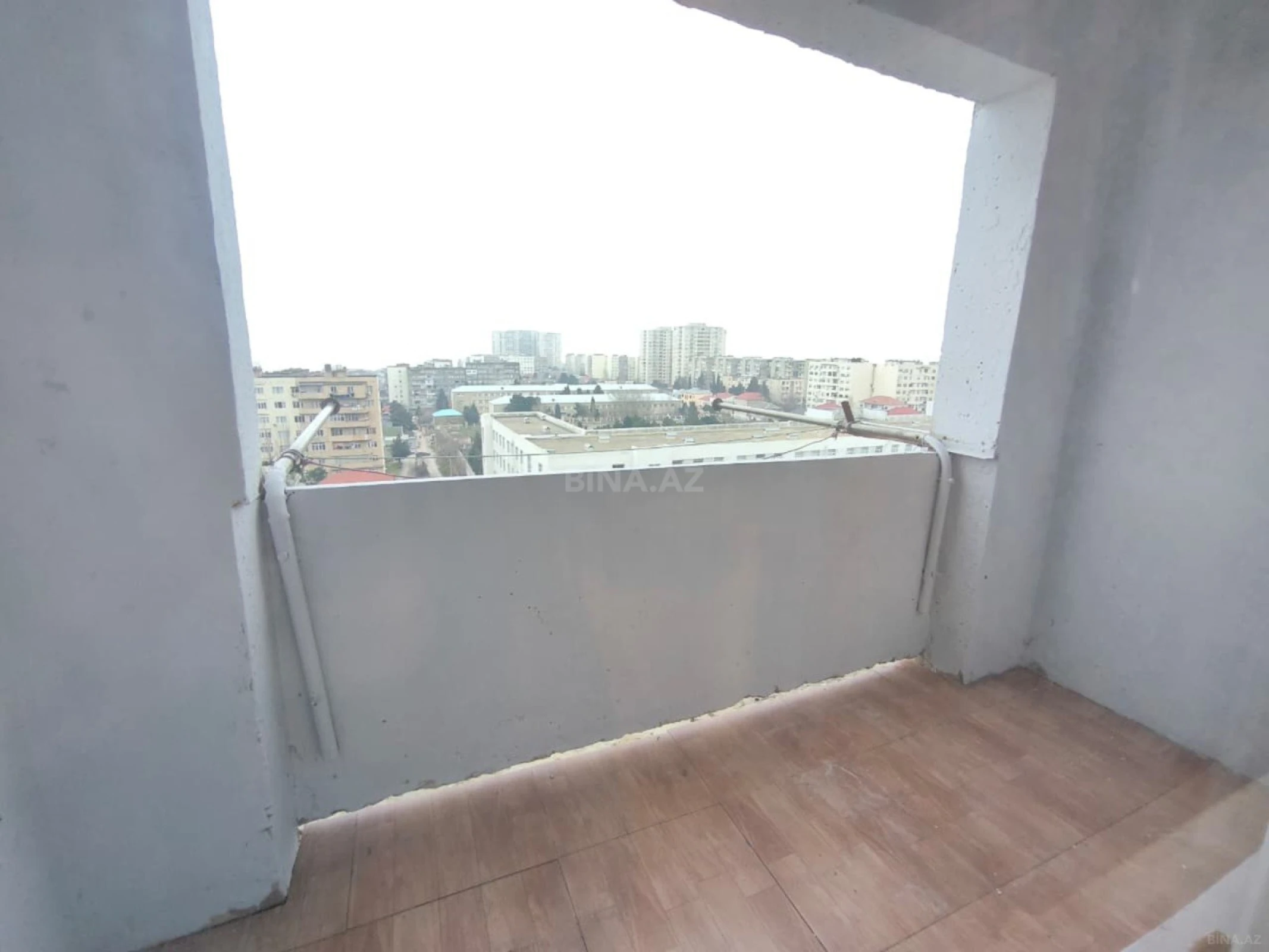 Satılır 4 otaqlı mənzil 100 m²