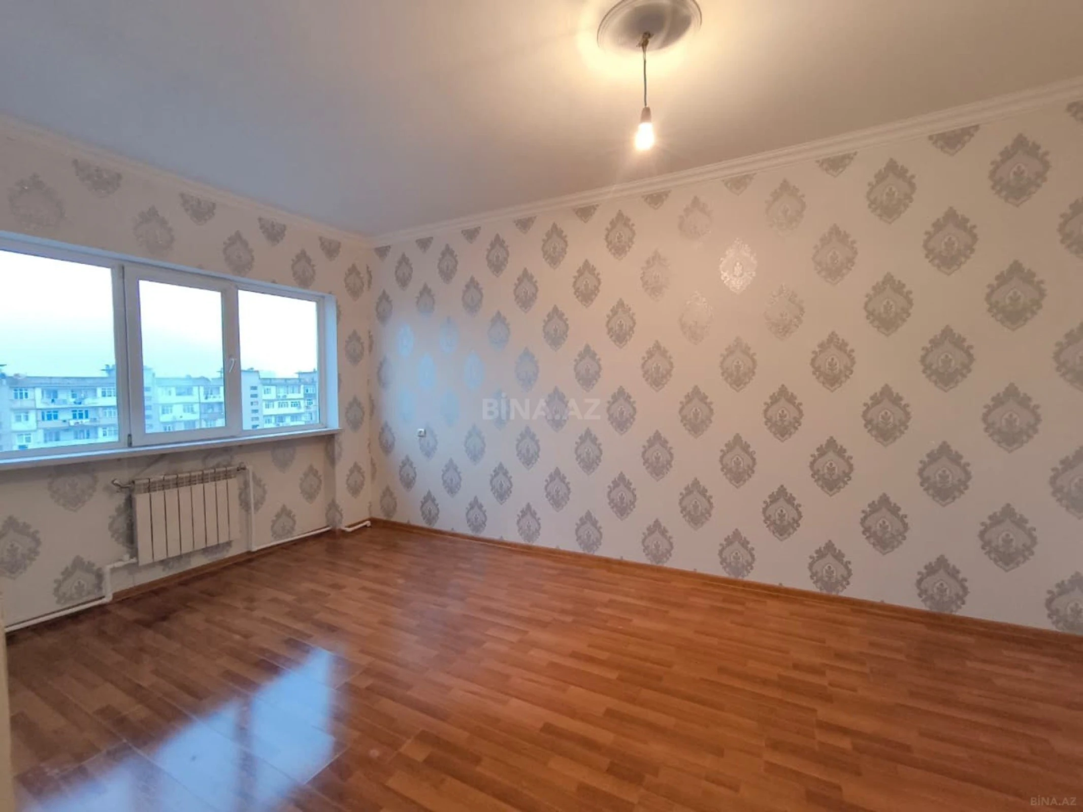 Satılır 4 otaqlı mənzil 100 m²