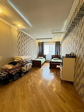 Satılır 3 otaqlı mənzil 134 m²