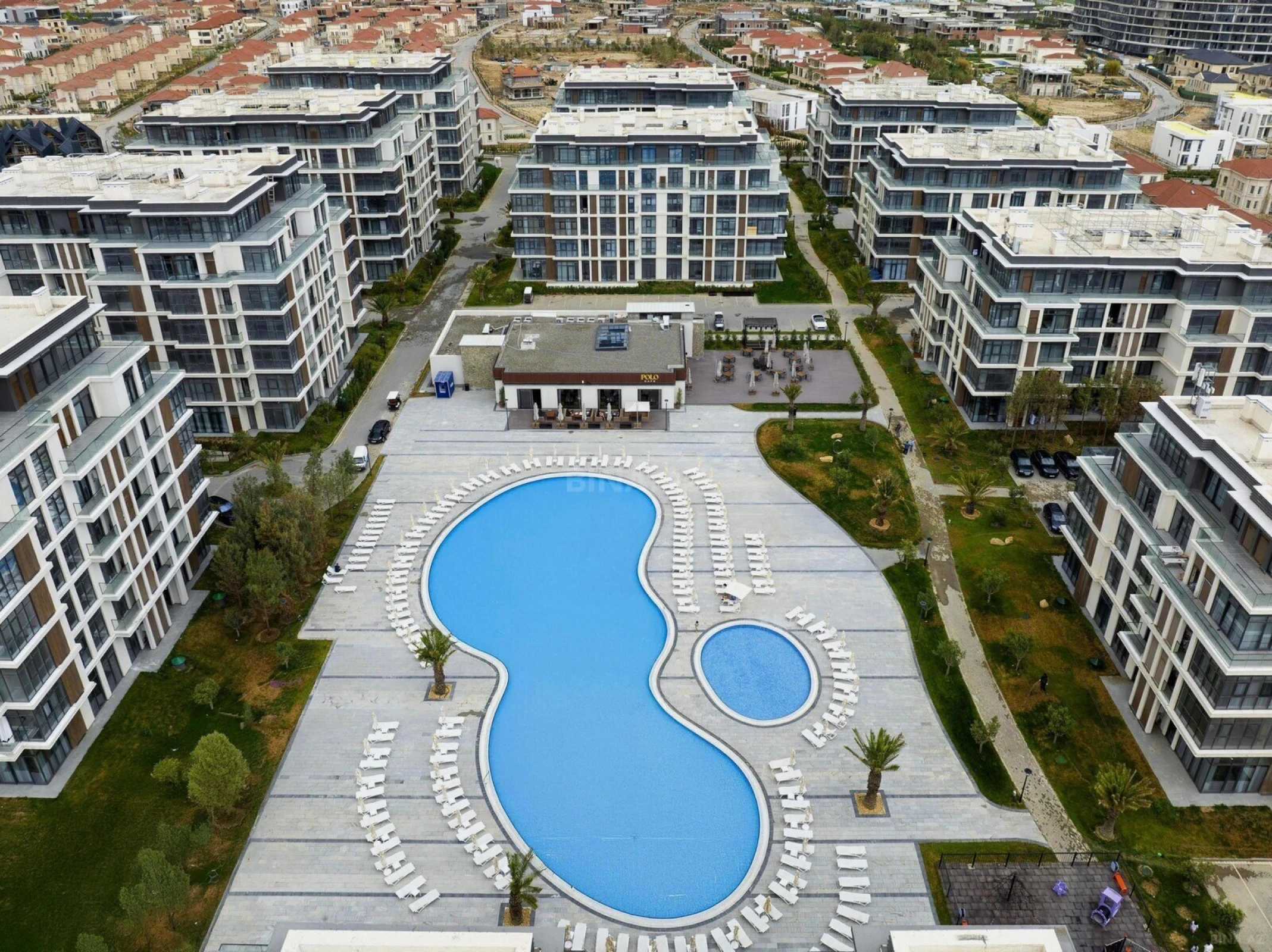 Kirayə verilir 2 otaqlı mənzil 76 m²