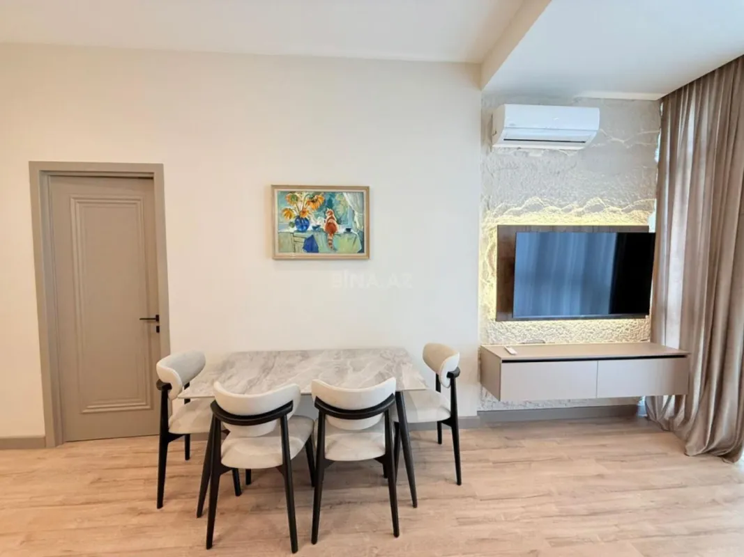 Kirayə verilir 2 otaqlı mənzil 76 m²