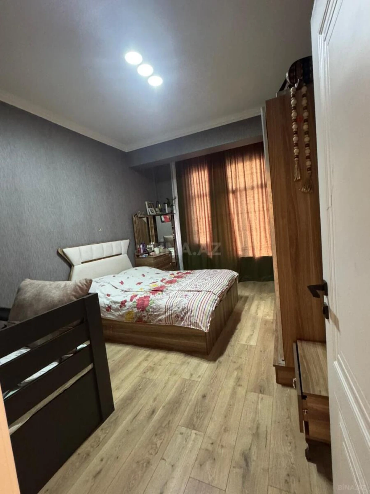 Satılır 2 otaqlı mənzil 69 m²