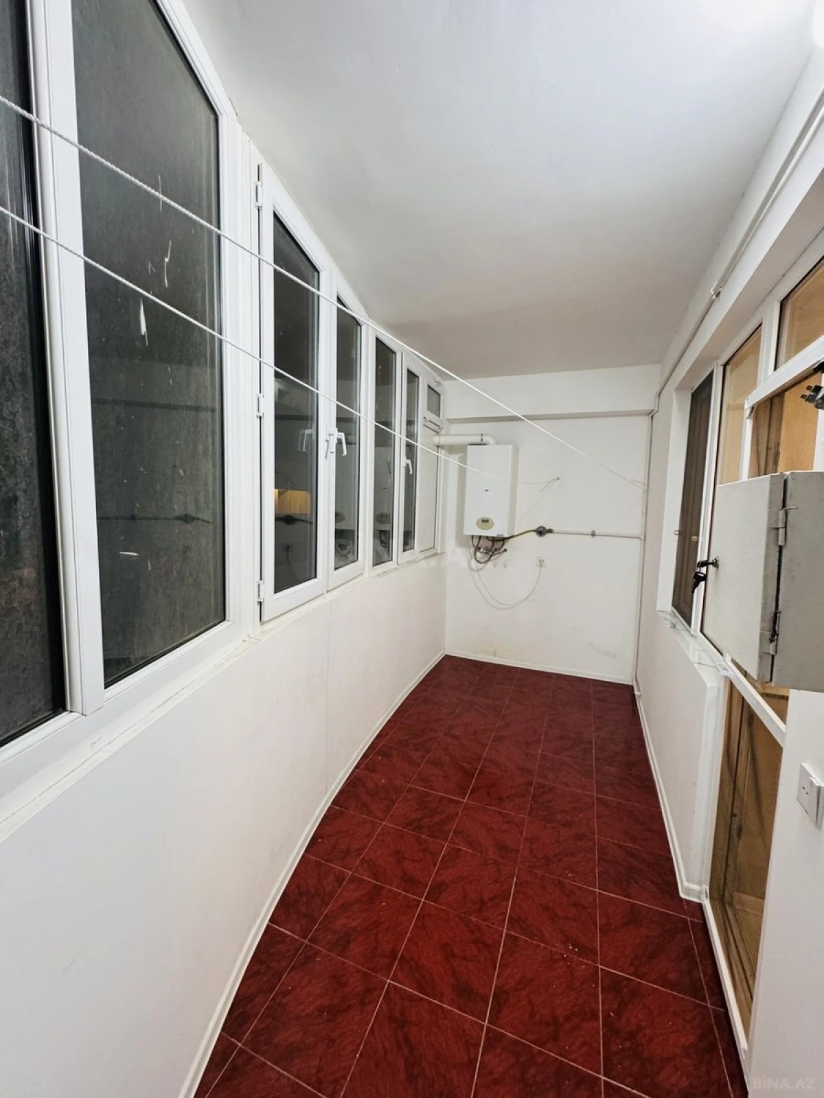 Satılır 3 otaqlı mənzil 94 m²