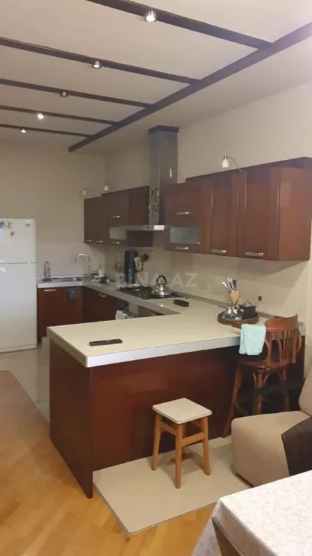 Satılır 3 otaqlı mənzil 186 m²