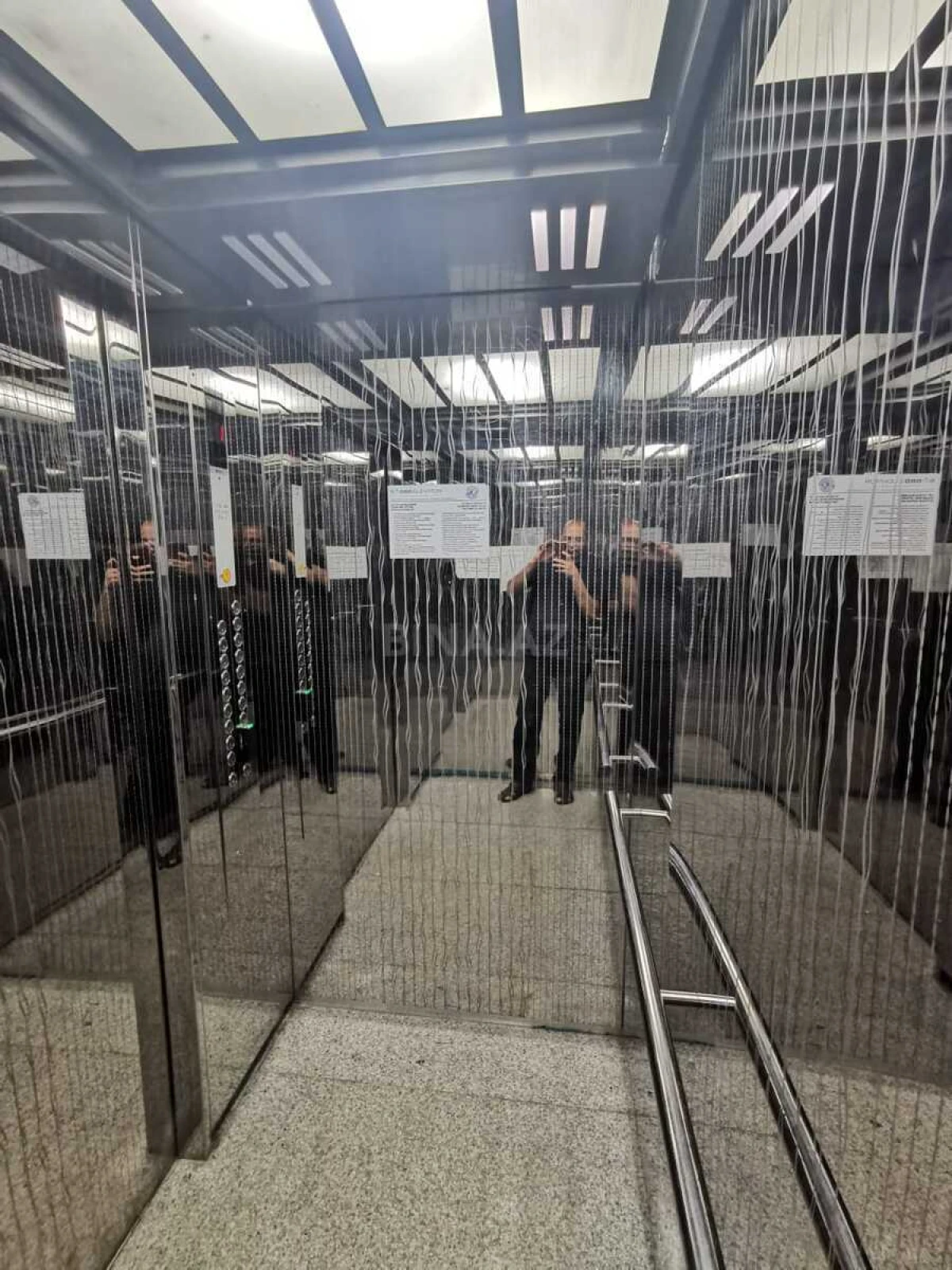 Satılır 3 otaqlı mənzil 186 m²