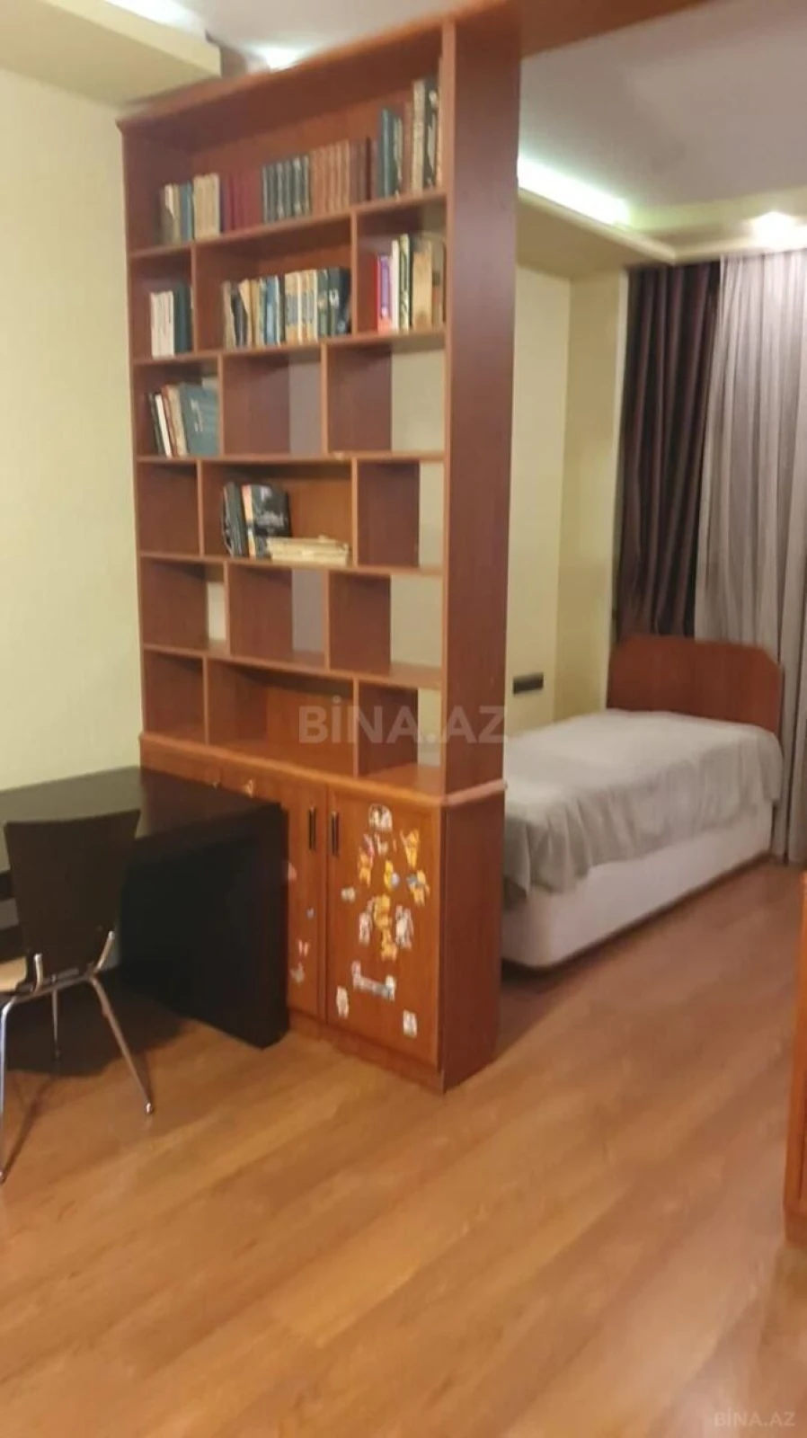 Satılır 3 otaqlı mənzil 186 m²