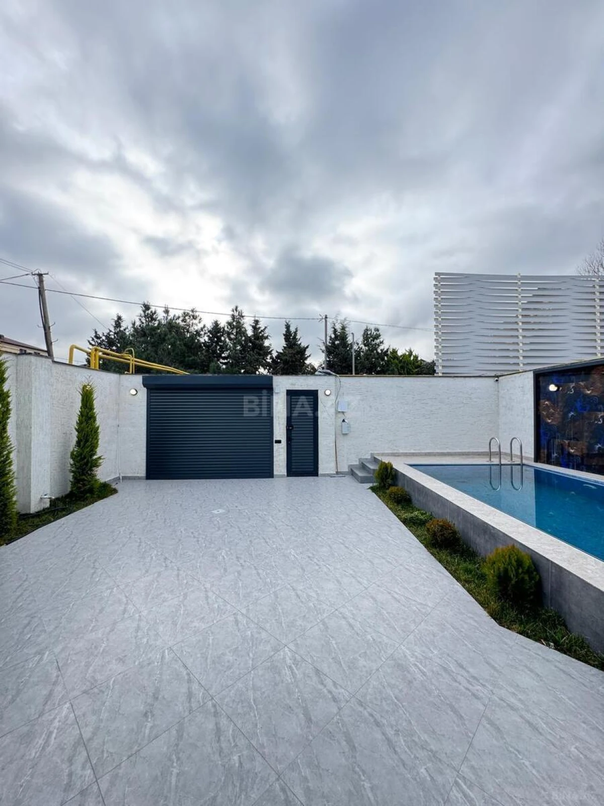 Satılır 4 otaqlı həyət evi 160 m²