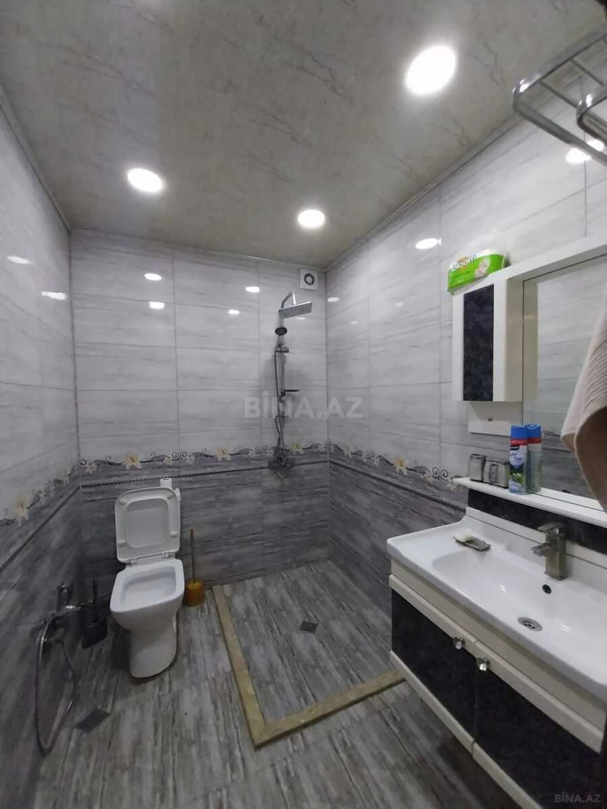 Satılır 2 otaqlı mənzil 75.6 m²