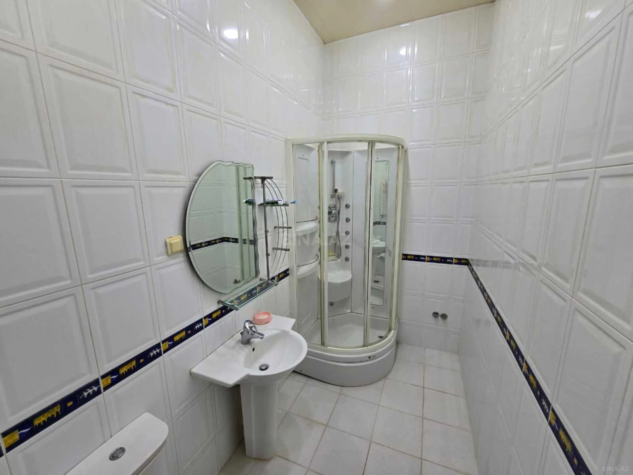 Satılır 11 otaqlı həyət evi 1050 m²