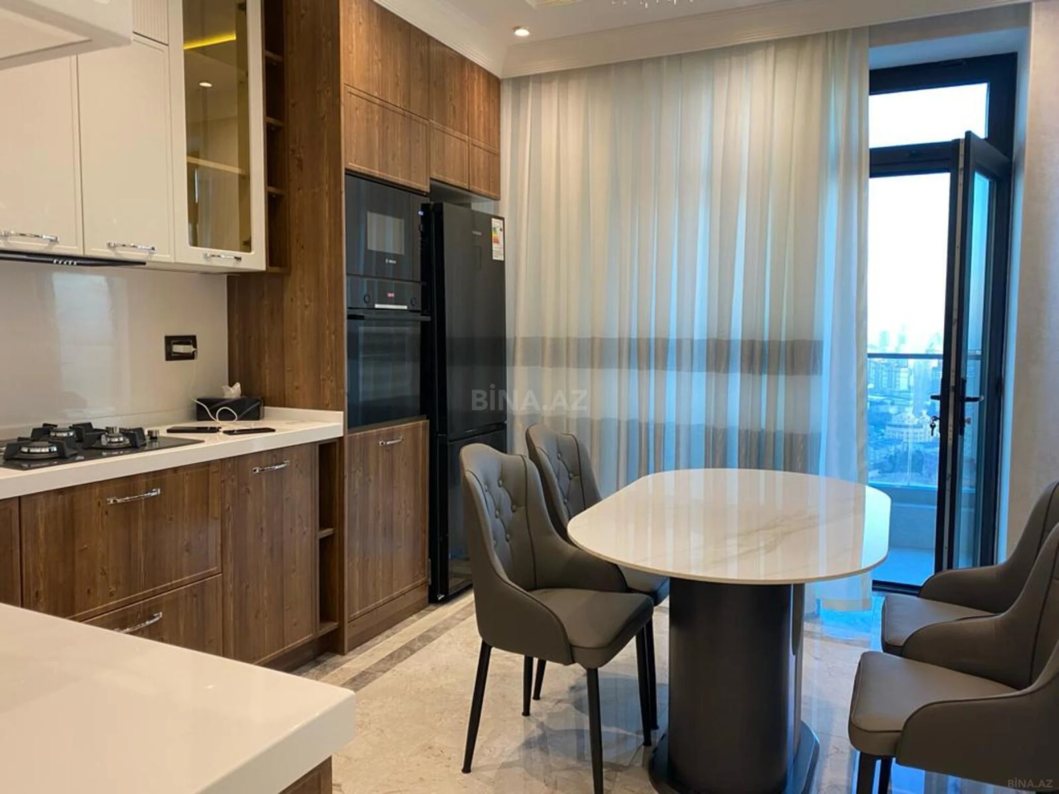 Kirayə verilir 2 otaqlı mənzil 110 m²