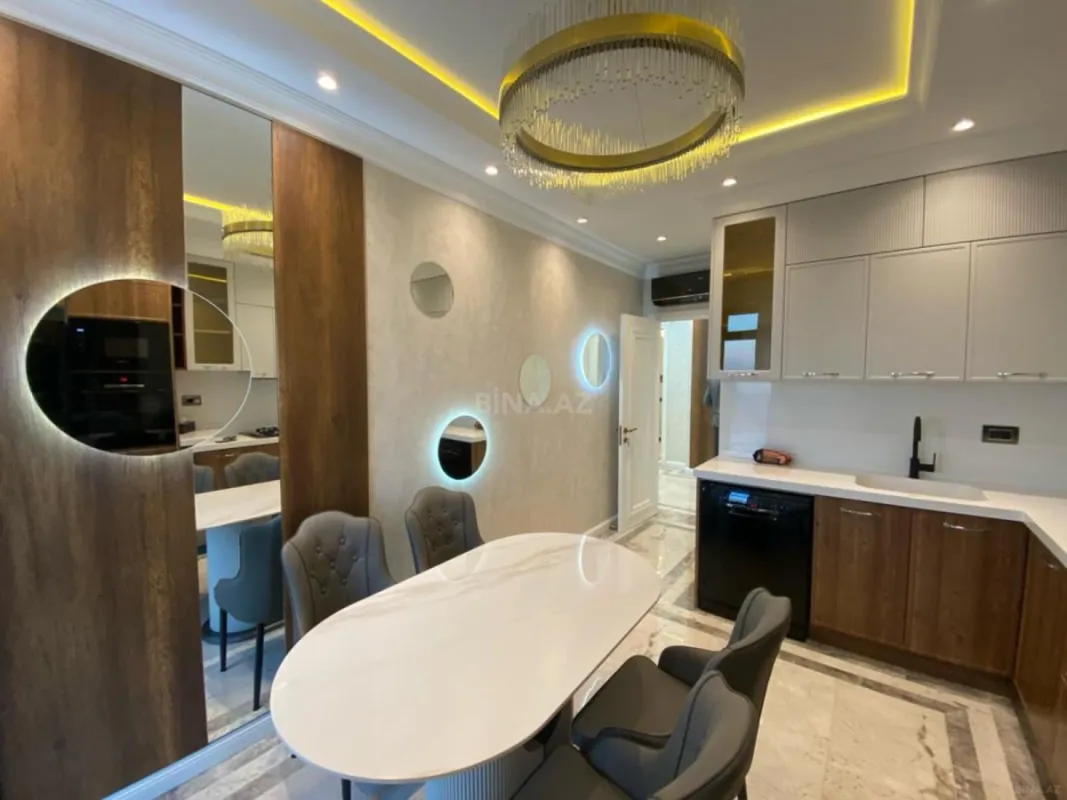 Kirayə verilir 2 otaqlı mənzil 110 m²