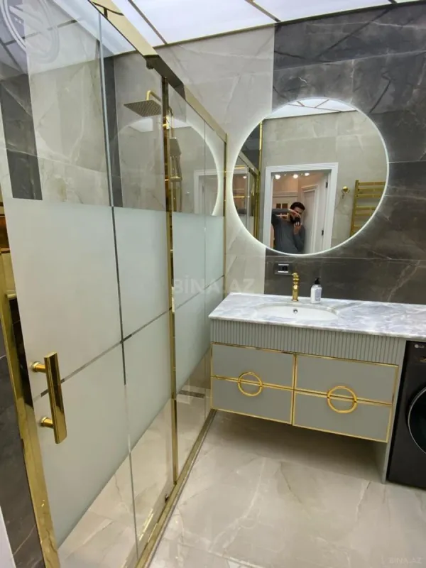 Kirayə verilir 2 otaqlı mənzil 110 m²