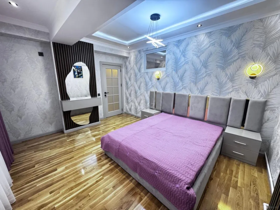 Satılır 2 otaqlı mənzil 76 m²