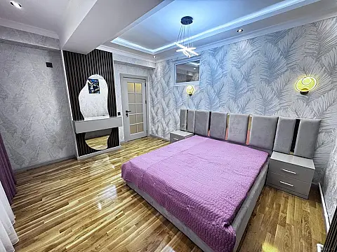 Satılır 2 otaqlı mənzil 76 m²