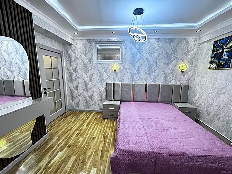Satılır 2 otaqlı mənzil 76 m²