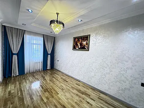 Satılır 2 otaqlı mənzil 76 m²