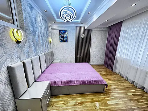 Satılır 2 otaqlı mənzil 76 m²