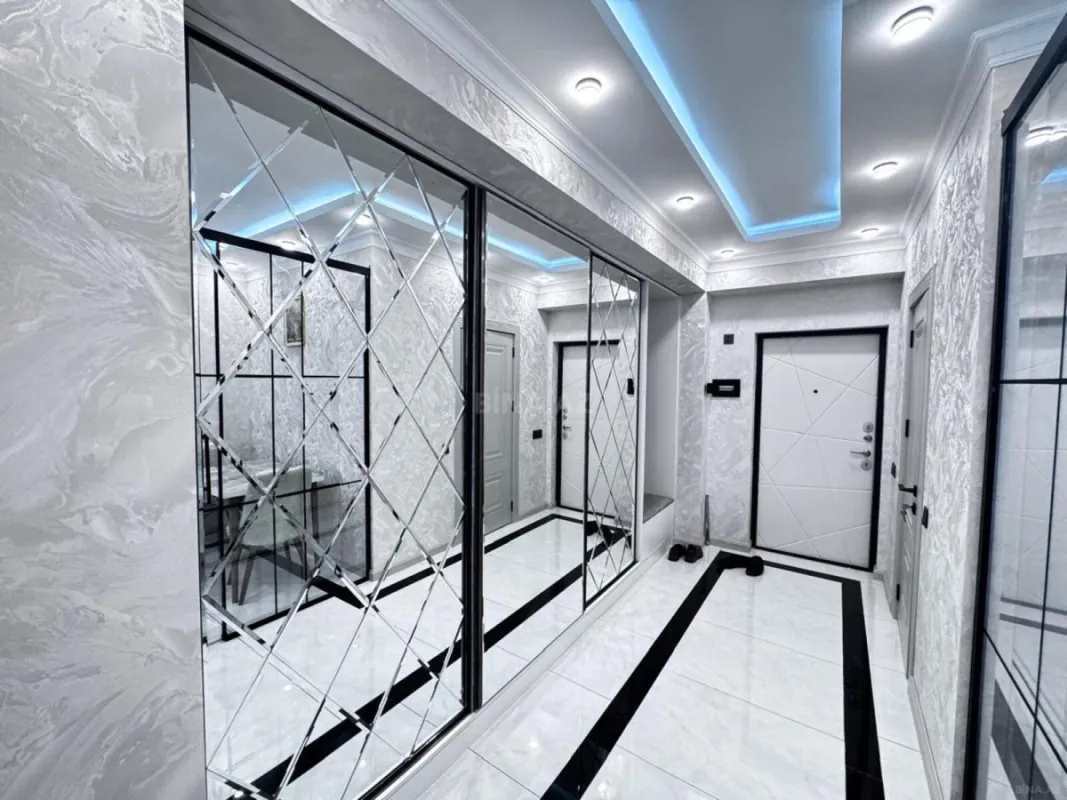 Satılır 2 otaqlı mənzil 76 m²