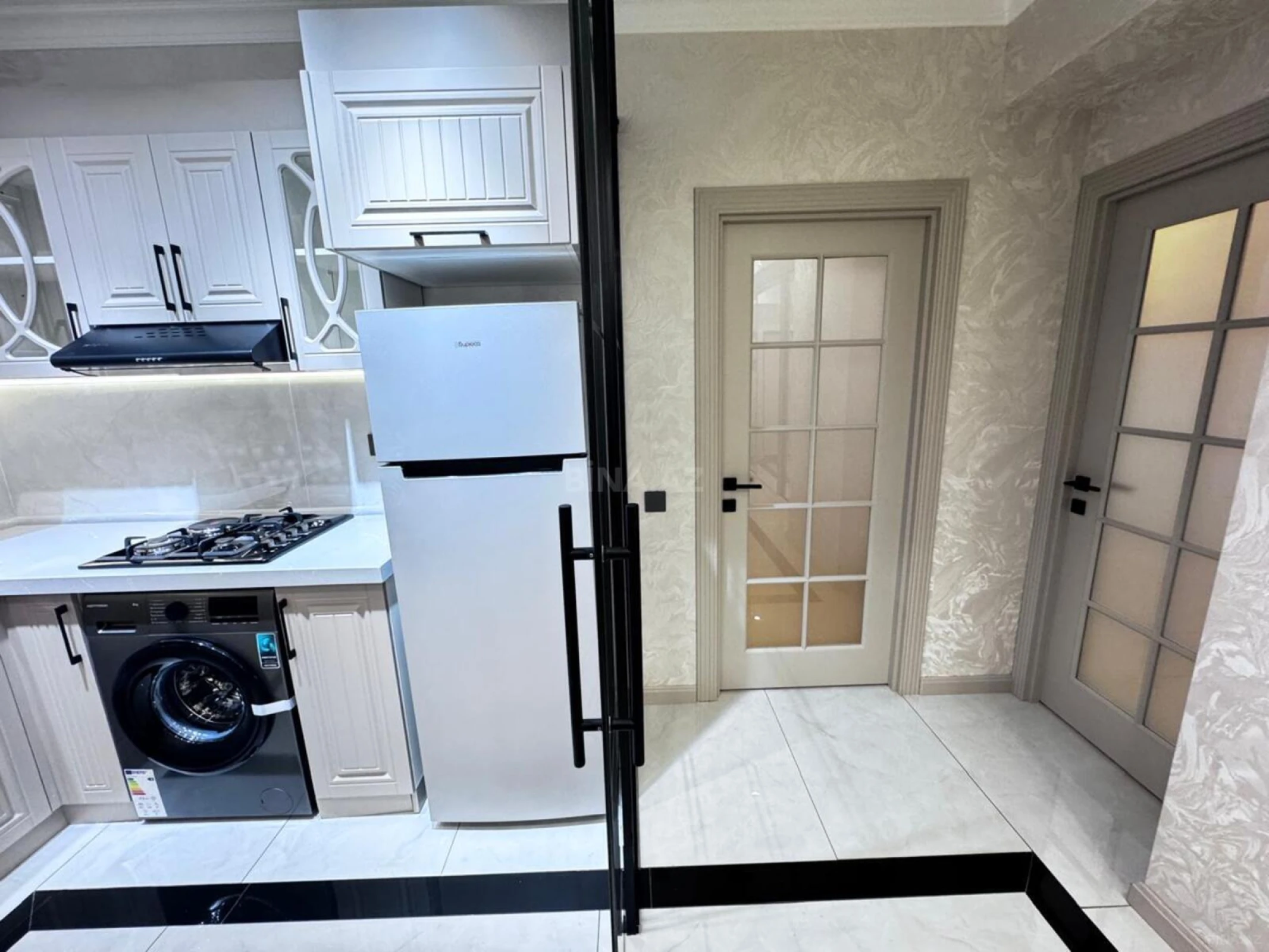 Satılır 2 otaqlı mənzil 76 m²