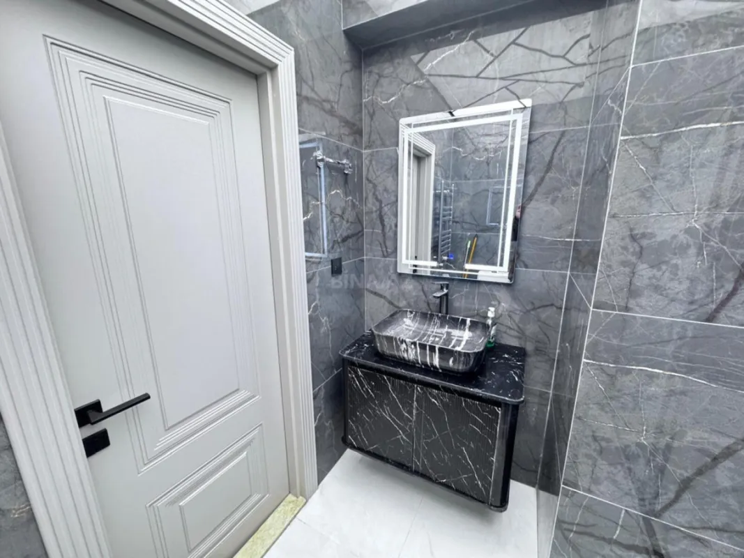 Satılır 2 otaqlı mənzil 76 m²