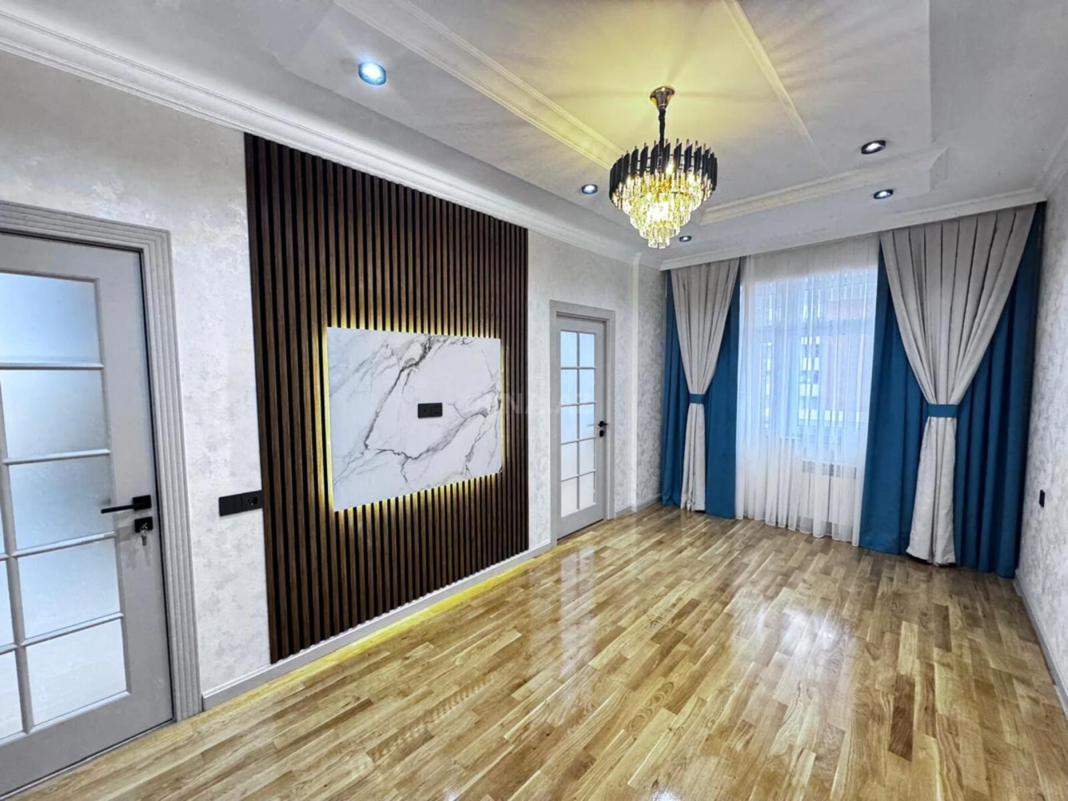 Satılır 2 otaqlı mənzil 76 m²