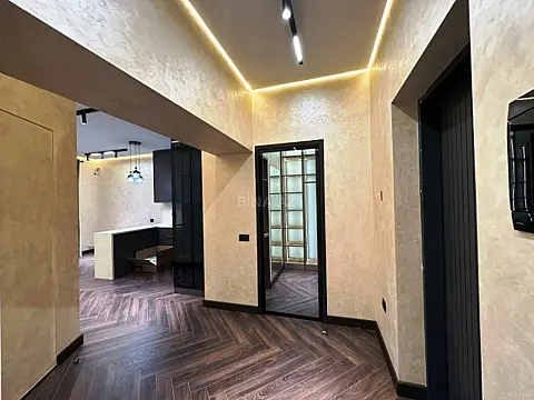 Satılır 2 otaqlı mənzil 68 m²
