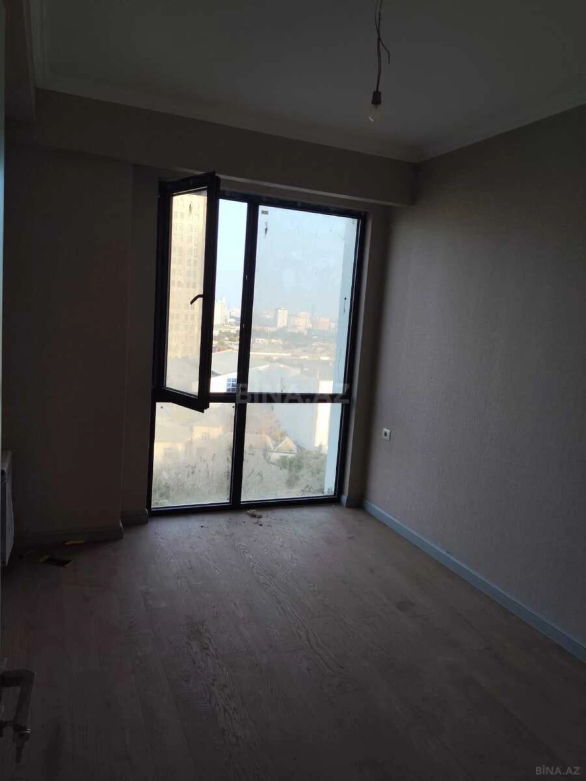 Satılır 2 otaqlı mənzil 61 m²