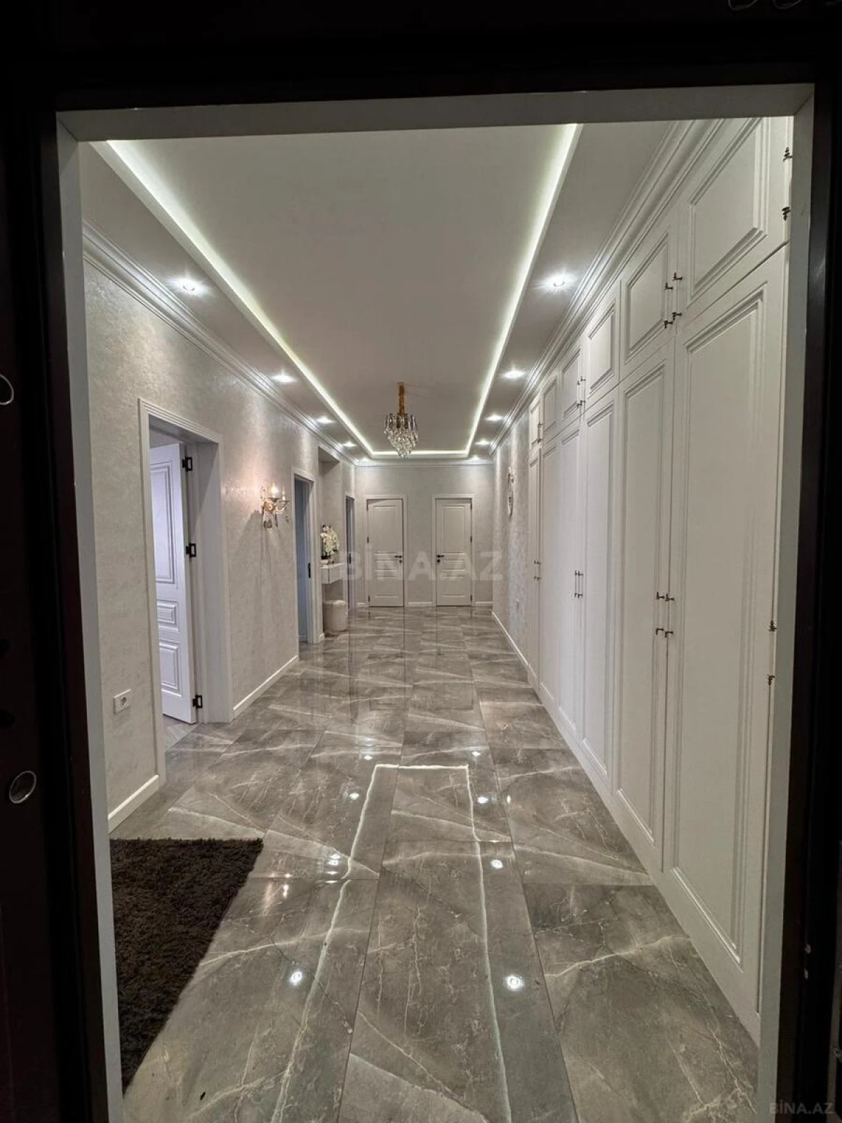 Satılır 3 otaqlı mənzil 130 m²