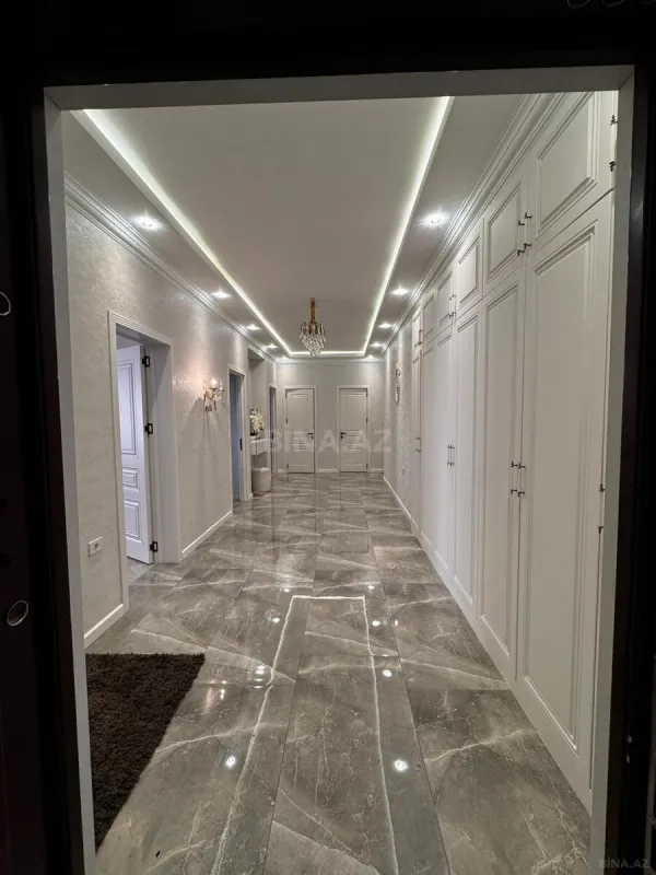 Satılır 3 otaqlı mənzil 130 m²