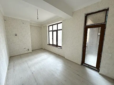 Satılır 2 otaqlı mənzil 85 m²