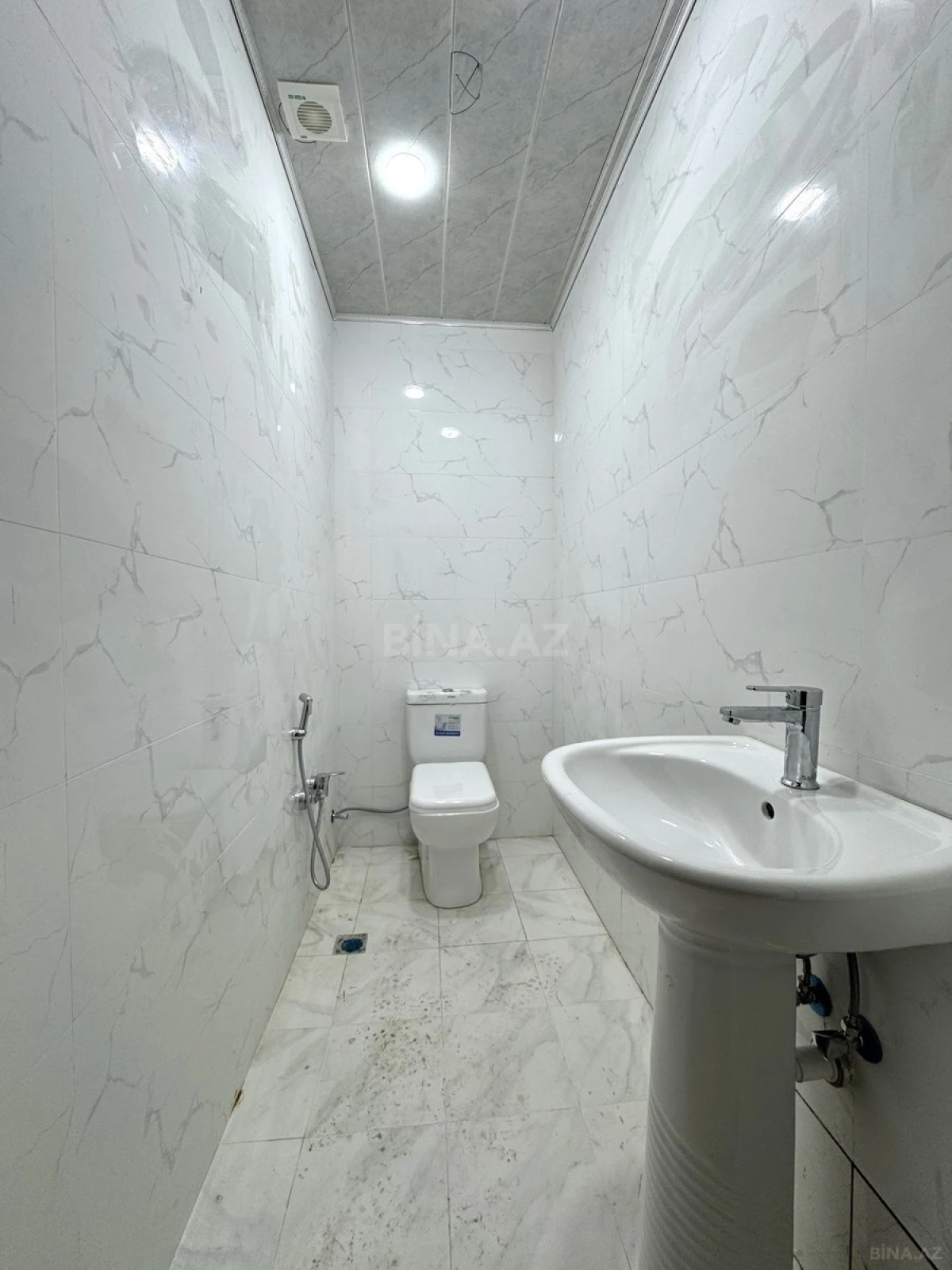 Satılır 2 otaqlı mənzil 85 m²