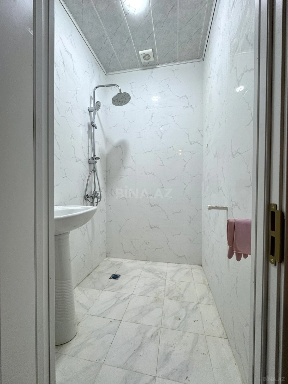 Satılır 2 otaqlı mənzil 85 m²