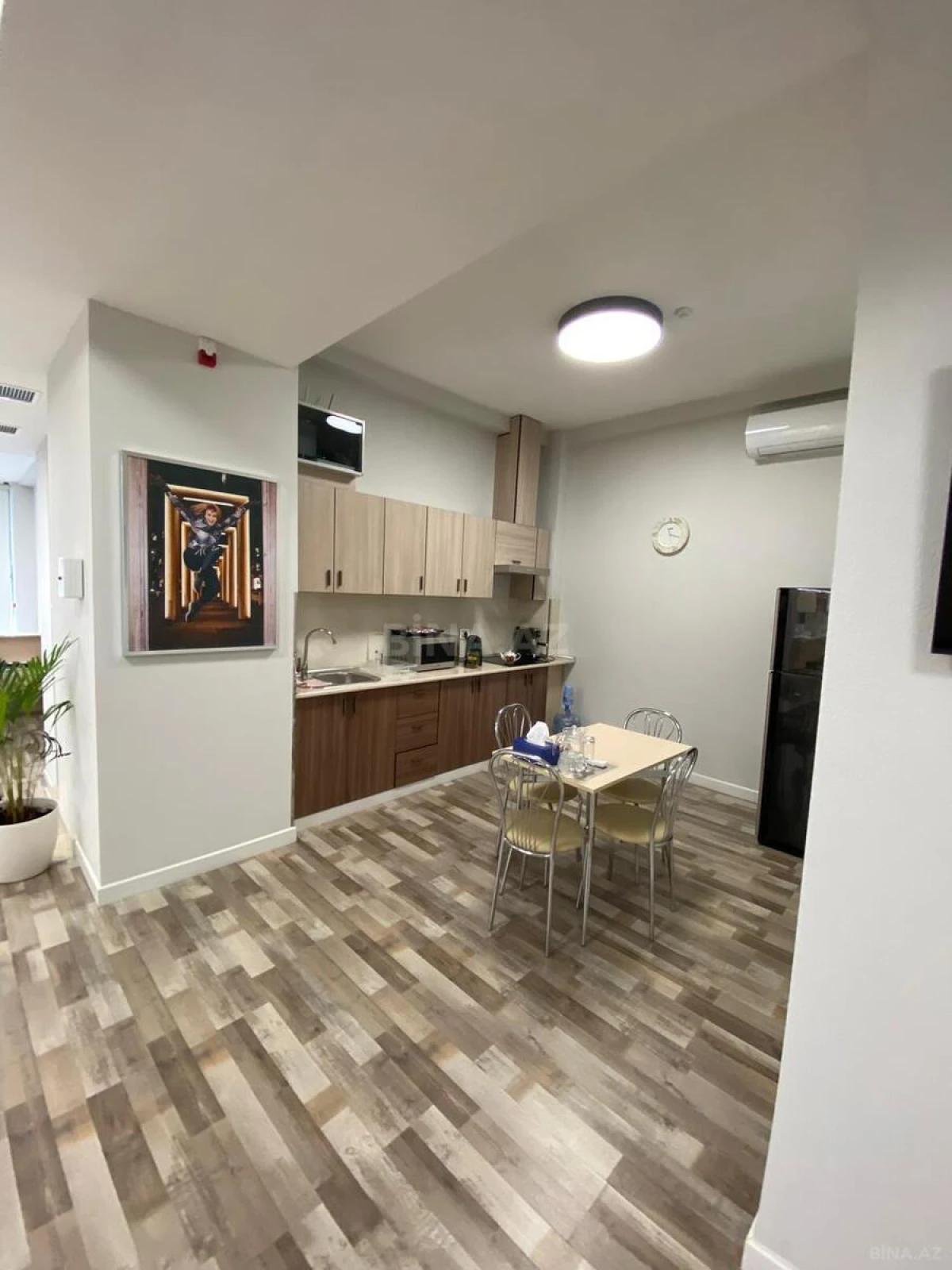 Satılır obyekt 260 m²