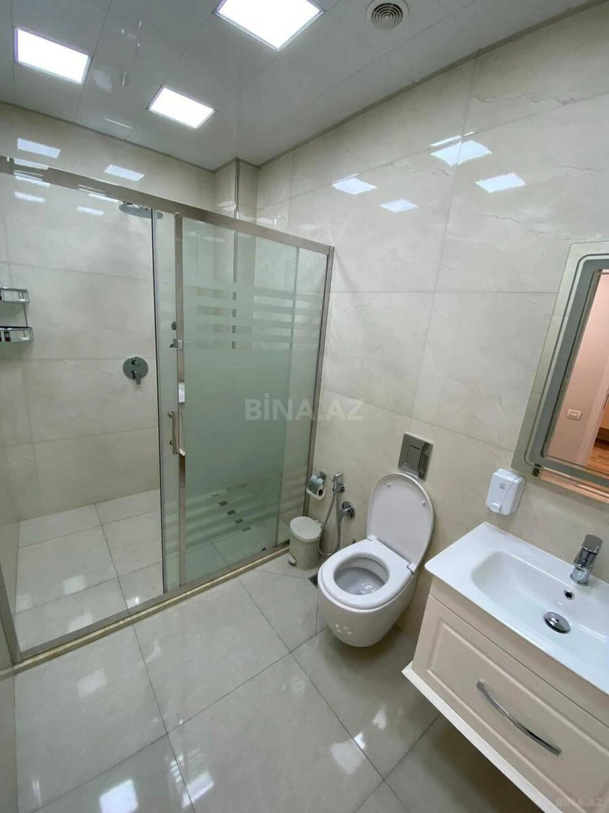 Satılır obyekt 260 m²