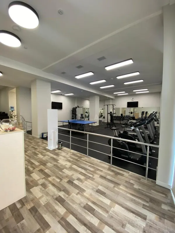 Satılır obyekt 260 m²