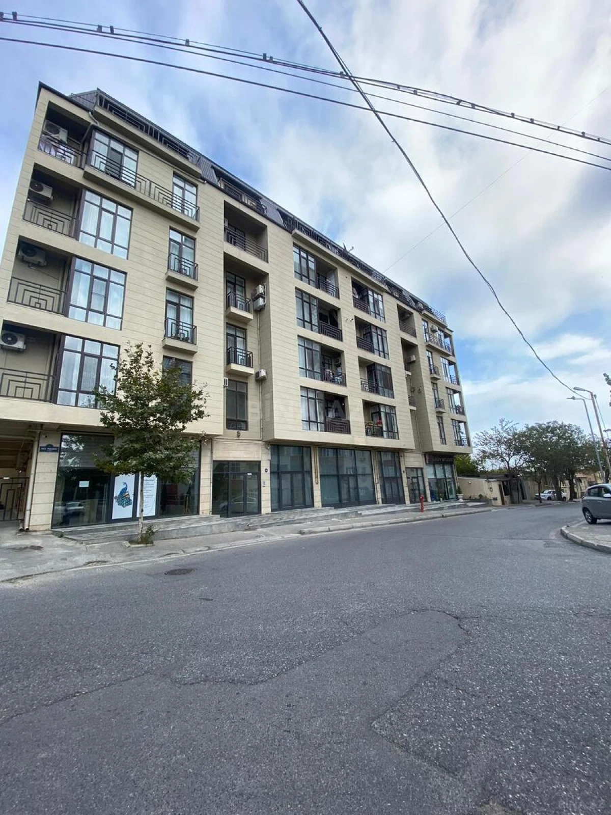 Satılır obyekt 260 m²
