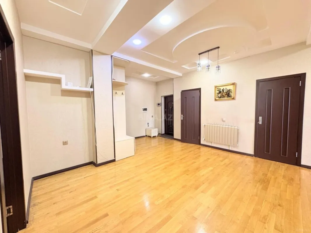 Kirayə verilir 3 otaqlı mənzil 127 m²