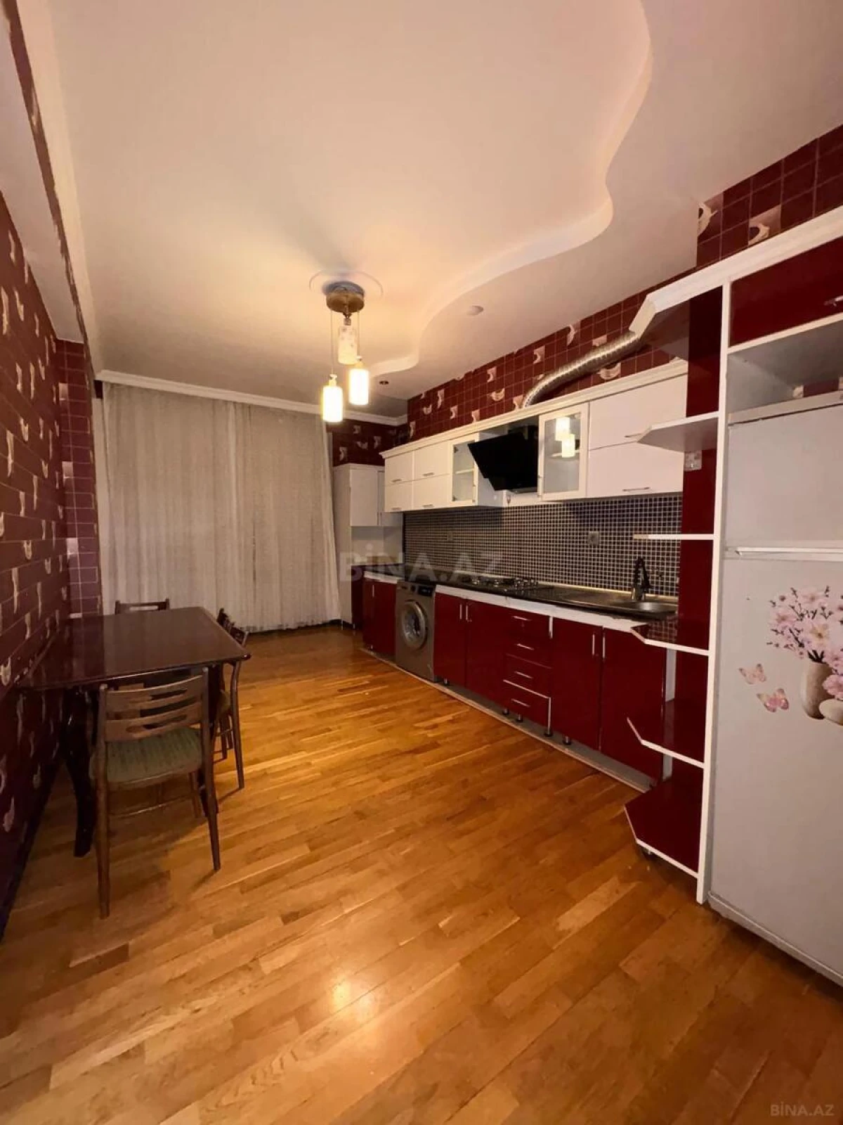 Kirayə verilir 3 otaqlı mənzil 127 m²