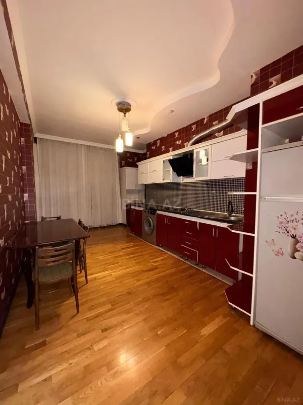 Kirayə verilir 3 otaqlı mənzil 127 m²