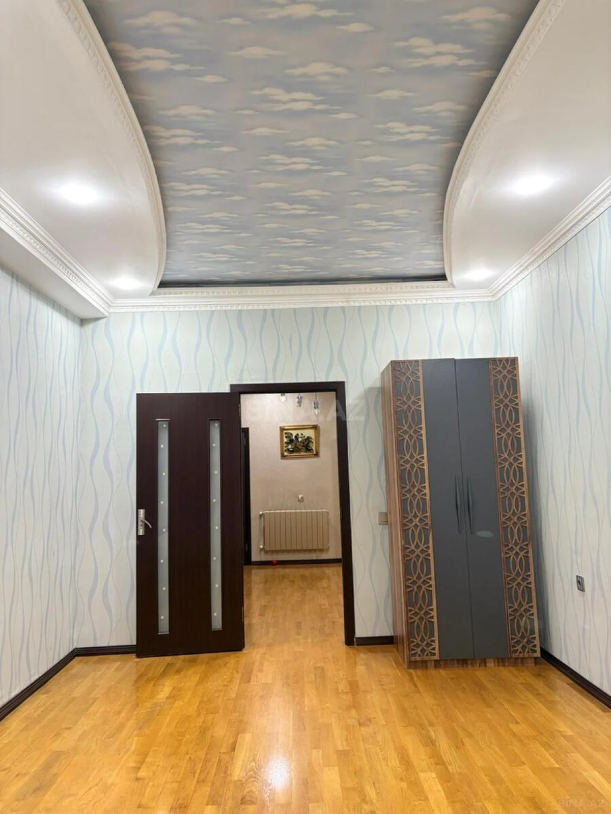 Kirayə verilir 3 otaqlı mənzil 127 m²