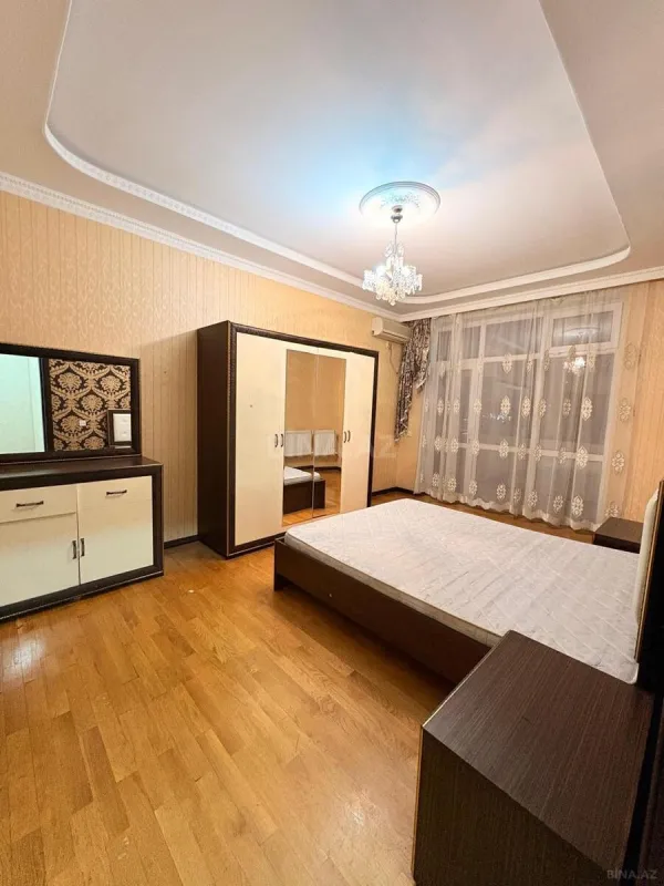 Kirayə verilir 3 otaqlı mənzil 127 m²